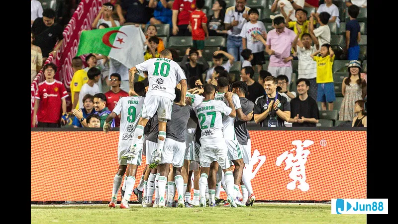 ภาพการต่อสู้ในเกมระหว่าง Al Ahli และ Nasaf Qarshi