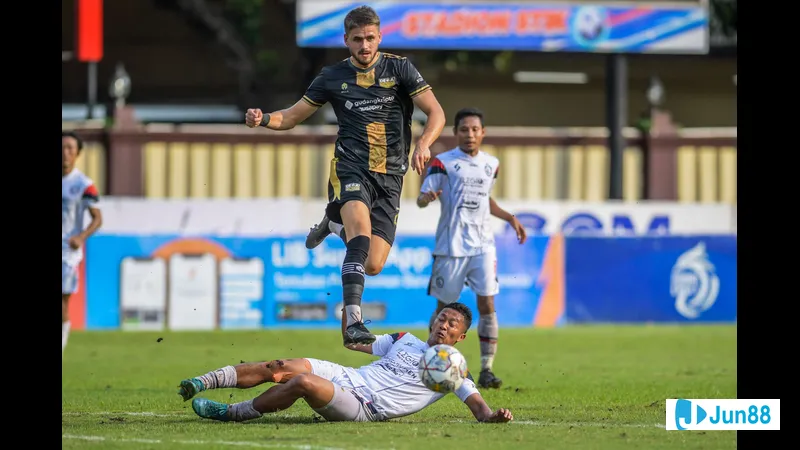 "Arema FC" กับ "Dewa United" รูปภาพฟุตบอล "Arema FC" กับ "Dewa United" รูปภาพฟุตบอล