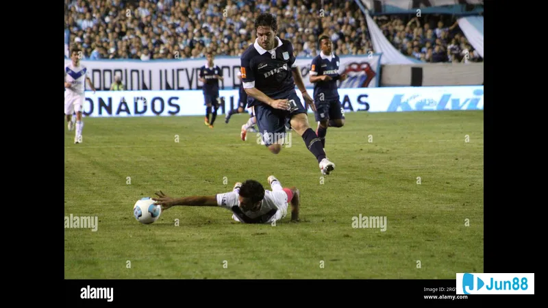 Hành độngในแมตช์ระหว่าง Racing Club และ Velez Sarsfield Hành độngในแมตช์ระหว่าง Racing Club และ Velez Sarsfield