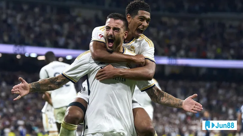 "Real Sociedad" กับ "Real Madrid" รูปถ่ายฟุตบอล "Real Sociedad" กับ "Real Madrid" รูปถ่ายฟุตบอล