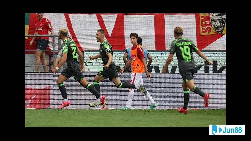 "Wolfsburg" กับ "FC Koln" รูปภาพฟุตบอล "Wolfsburg" กับ "FC Koln" รูปภาพฟุตบอล